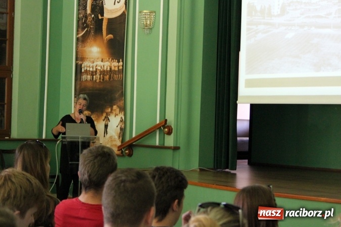 Zdjęcie w galerii na portalu naszraciborz.pl: Problemy architektoniczne i przestrzenne miasta linearnego. Seminarium w PWSZ wiadomości z regionu
