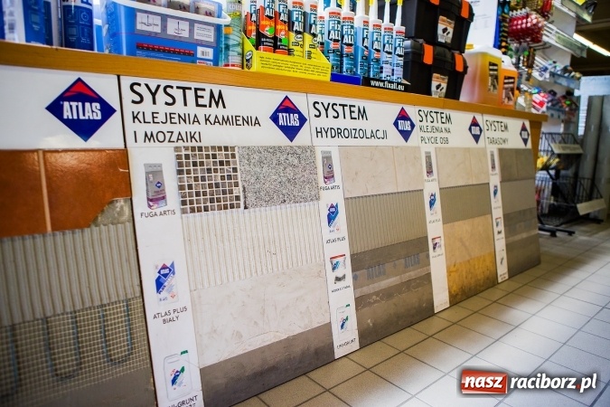 Zdjęcie w galerii na portalu naszraciborz.pl: Klej do płytek Atlas Geoflex w opakowaniu foliowym już do kupienia w Dombod-bis wiadomości z regionu