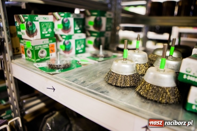 Zdjęcie w galerii na portalu naszraciborz.pl: Klej do płytek Atlas Geoflex w opakowaniu foliowym już do kupienia w Dombod-bis wiadomości z regionu