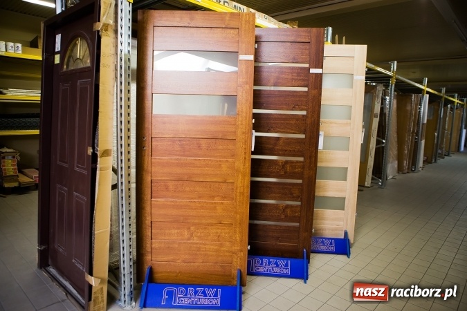 Zdjęcie w galerii na portalu naszraciborz.pl: Klej do płytek Atlas Geoflex w opakowaniu foliowym już do kupienia w Dombod-bis wiadomości z regionu