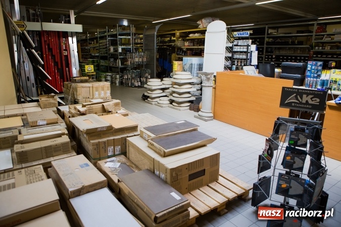 Zdjęcie w galerii na portalu naszraciborz.pl: Klej do płytek Atlas Geoflex w opakowaniu foliowym już do kupienia w Dombod-bis wiadomości z regionu