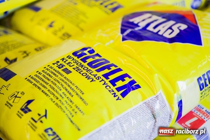 Zdjęcie w galerii na portalu naszraciborz.pl: Klej do płytek Atlas Geoflex w opakowaniu foliowym już do kupienia w Dombod-bis wiadomości z regionu