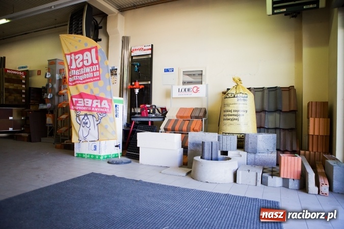 Zdjęcie w galerii na portalu naszraciborz.pl: Klej do płytek Atlas Geoflex w opakowaniu foliowym już do kupienia w Dombod-bis wiadomości z regionu