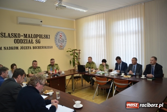 Zdjęcie w galerii na portalu naszraciborz.pl: Polsko-czeskie spotkanie poświęcone tymczasowemu przywróceniu kontroli granicznej  wiadomości z regionu