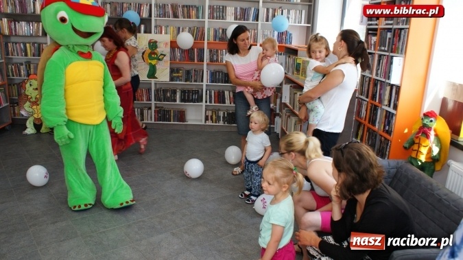 Zdjęcie w galerii na portalu naszraciborz.pl: Dzień Dziecka z Franklinem w bibliotece przy Bielskiej 12  wiadomości z regionu