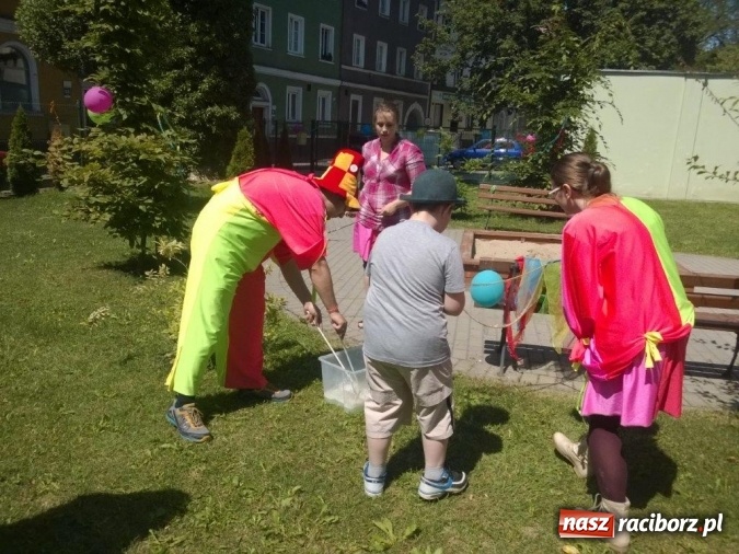 Zdjęcie w galerii na portalu naszraciborz.pl: Radość i zabawa na pikniku rodzinnym w Raciborskim Centrum Rehabilitacji Osób Niepełnosprawnych  wiadomości z regionu