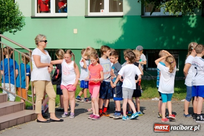 Zdjęcie w galerii na portalu naszraciborz.pl: W Szkole Podstawowej nr 13 świętowali Dzień Sportu wiadomości z regionu