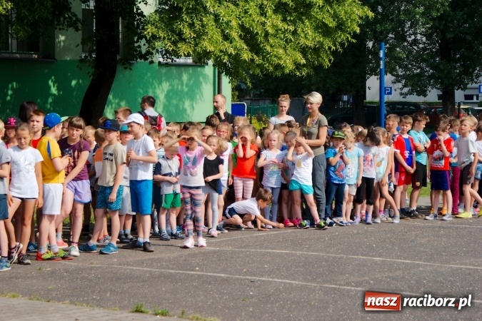 Zdjęcie w galerii na portalu naszraciborz.pl: W Szkole Podstawowej nr 13 świętowali Dzień Sportu wiadomości z regionu