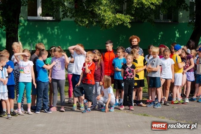 Zdjęcie w galerii na portalu naszraciborz.pl: W Szkole Podstawowej nr 13 świętowali Dzień Sportu wiadomości z regionu