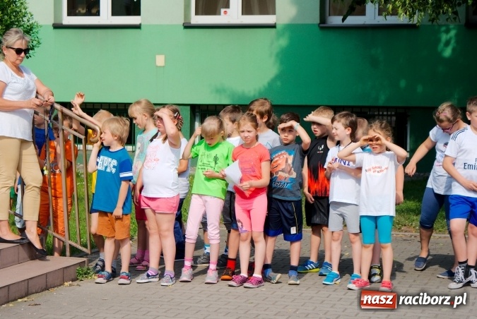 Zdjęcie w galerii na portalu naszraciborz.pl: W Szkole Podstawowej nr 13 świętowali Dzień Sportu wiadomości z regionu