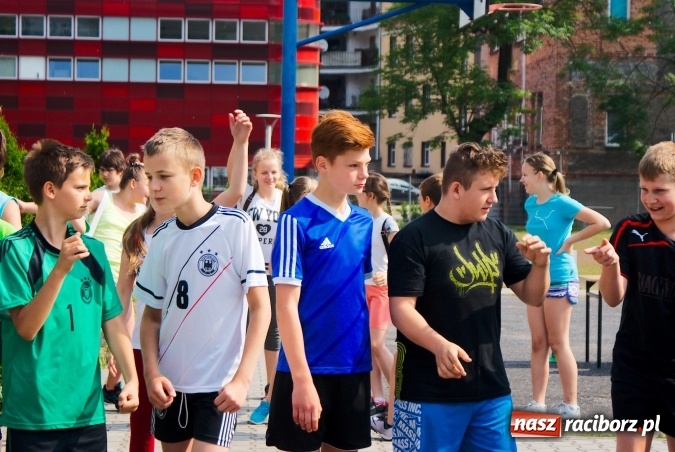 Zdjęcie w galerii na portalu naszraciborz.pl: W Szkole Podstawowej nr 13 świętowali Dzień Sportu wiadomości z regionu