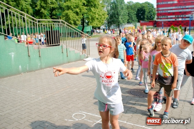 Zdjęcie w galerii na portalu naszraciborz.pl: W Szkole Podstawowej nr 13 świętowali Dzień Sportu wiadomości z regionu