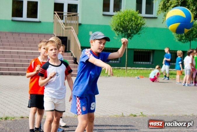 Zdjęcie w galerii na portalu naszraciborz.pl: W Szkole Podstawowej nr 13 świętowali Dzień Sportu wiadomości z regionu