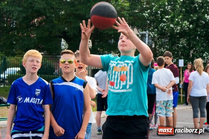 Zdjęcie w galerii na portalu naszraciborz.pl: W Szkole Podstawowej nr 13 świętowali Dzień Sportu wiadomości z regionu