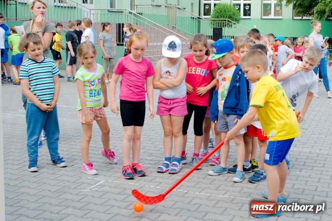 Zdjęcie w galerii na portalu naszraciborz.pl: W Szkole Podstawowej nr 13 świętowali Dzień Sportu wiadomości z regionu