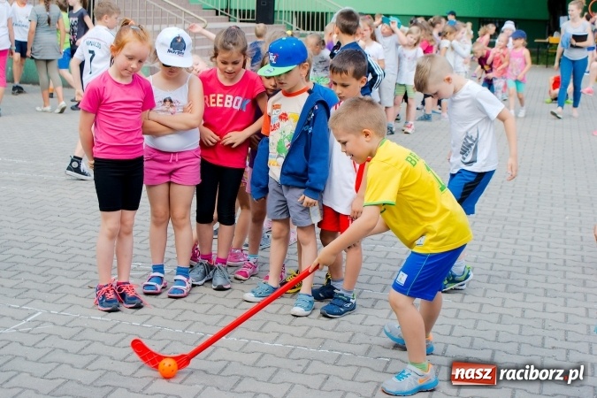 Zdjęcie w galerii na portalu naszraciborz.pl: W Szkole Podstawowej nr 13 świętowali Dzień Sportu wiadomości z regionu