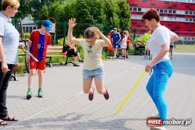 Zdjęcie w galerii na portalu naszraciborz.pl: W Szkole Podstawowej nr 13 świętowali Dzień Sportu wiadomości z regionu