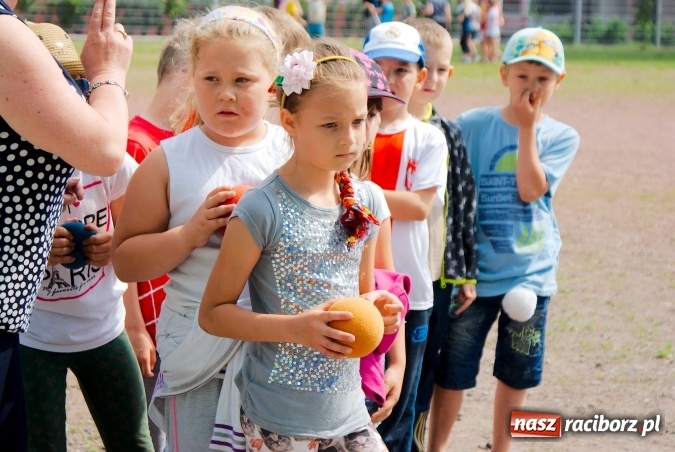 Zdjęcie w galerii na portalu naszraciborz.pl: W Szkole Podstawowej nr 13 świętowali Dzień Sportu wiadomości z regionu