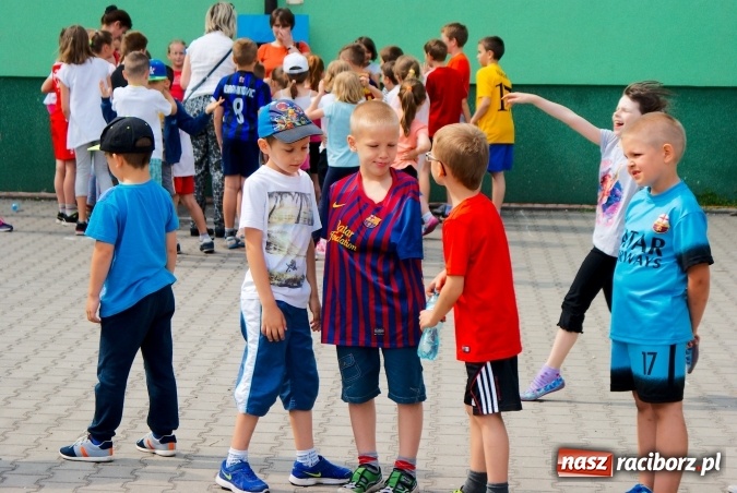 Zdjęcie w galerii na portalu naszraciborz.pl: W Szkole Podstawowej nr 13 świętowali Dzień Sportu wiadomości z regionu