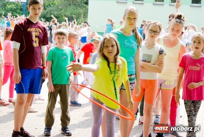 Zdjęcie w galerii na portalu naszraciborz.pl: W Szkole Podstawowej nr 13 świętowali Dzień Sportu wiadomości z regionu
