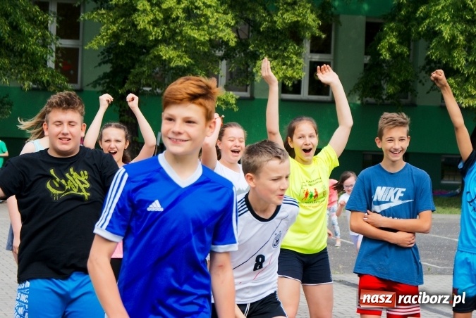 Zdjęcie w galerii na portalu naszraciborz.pl: W Szkole Podstawowej nr 13 świętowali Dzień Sportu wiadomości z regionu