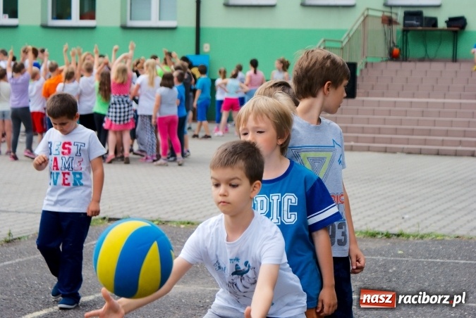 Zdjęcie w galerii na portalu naszraciborz.pl: W Szkole Podstawowej nr 13 świętowali Dzień Sportu wiadomości z regionu