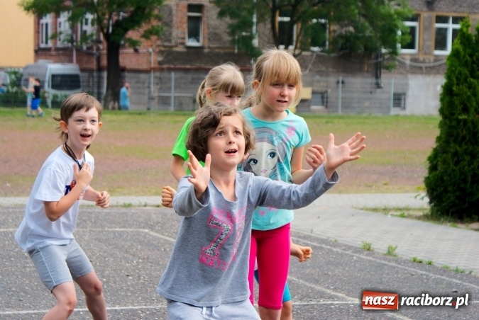 Zdjęcie w galerii na portalu naszraciborz.pl: W Szkole Podstawowej nr 13 świętowali Dzień Sportu wiadomości z regionu