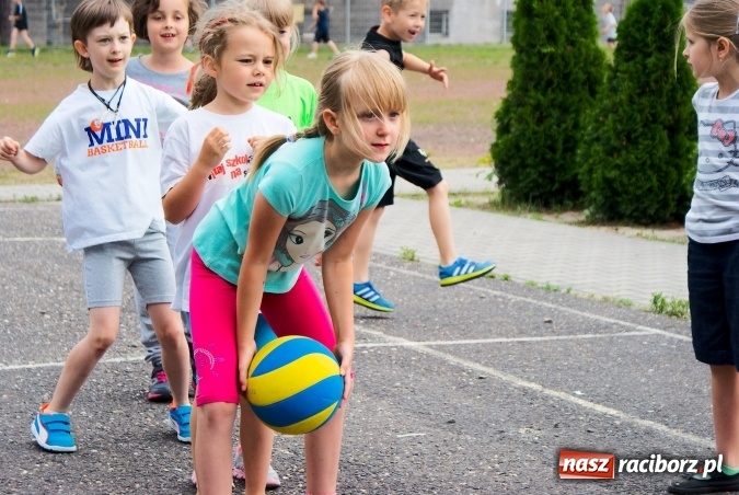Zdjęcie w galerii na portalu naszraciborz.pl: W Szkole Podstawowej nr 13 świętowali Dzień Sportu wiadomości z regionu
