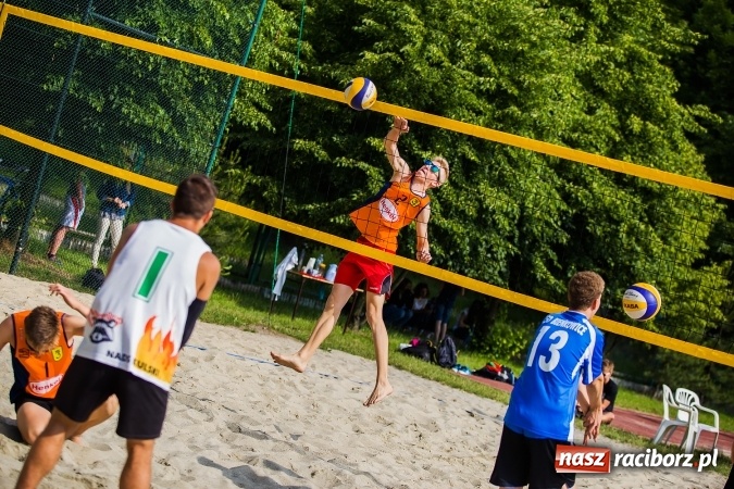 Zdjęcie w galerii na portalu naszraciborz.pl: Finał Rejonowy w Siatkówce Plażowej Szkół Gimnazjalnych Dziewcząt i Chłopców wiadomości z regionu