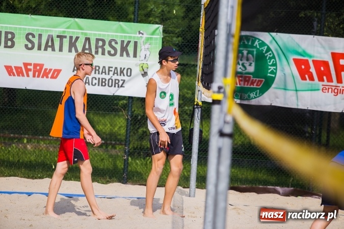 Zdjęcie w galerii na portalu naszraciborz.pl: Finał Rejonowy w Siatkówce Plażowej Szkół Gimnazjalnych Dziewcząt i Chłopców wiadomości z regionu