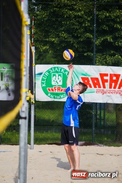 Zdjęcie w galerii na portalu naszraciborz.pl: Finał Rejonowy w Siatkówce Plażowej Szkół Gimnazjalnych Dziewcząt i Chłopców wiadomości z regionu
