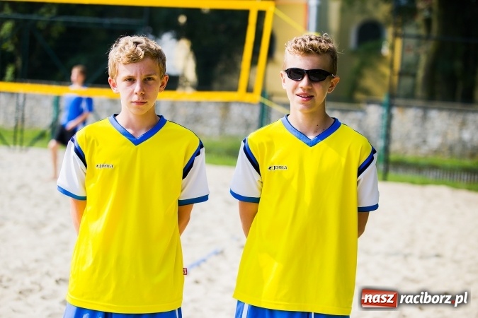 Zdjęcie w galerii na portalu naszraciborz.pl: Finał Rejonowy w Siatkówce Plażowej Szkół Gimnazjalnych Dziewcząt i Chłopców wiadomości z regionu