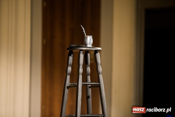 Zdjęcie w galerii na portalu naszraciborz.pl: Wojciech Cejrowski bawił w Raciborskim Centrum Kultury wiadomości z regionu