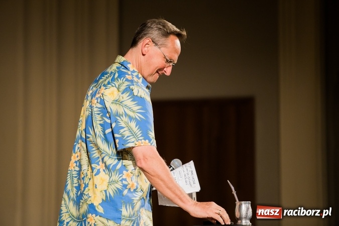 Zdjęcie w galerii na portalu naszraciborz.pl: Wojciech Cejrowski bawił w Raciborskim Centrum Kultury wiadomości z regionu
