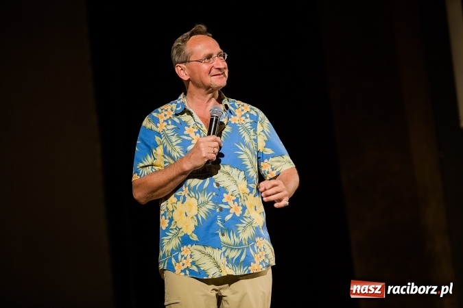 Zdjęcie w galerii na portalu naszraciborz.pl: Wojciech Cejrowski bawił w Raciborskim Centrum Kultury wiadomości z regionu