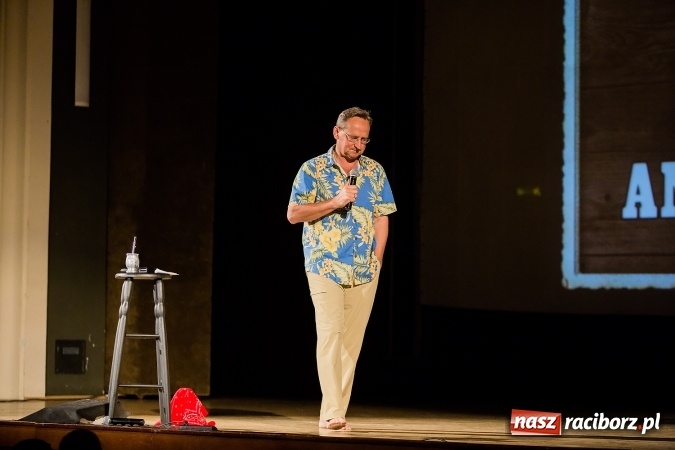 Zdjęcie w galerii na portalu naszraciborz.pl: Wojciech Cejrowski bawił w Raciborskim Centrum Kultury wiadomości z regionu