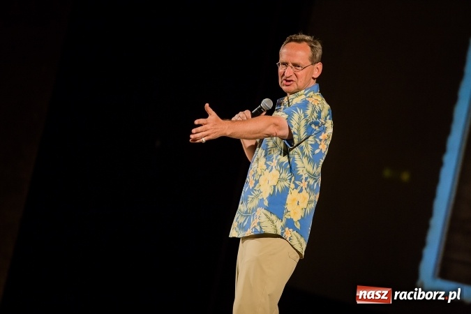Zdjęcie w galerii na portalu naszraciborz.pl: Wojciech Cejrowski bawił w Raciborskim Centrum Kultury wiadomości z regionu