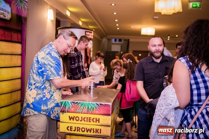 Zdjęcie w galerii na portalu naszraciborz.pl: Wojciech Cejrowski bawił w Raciborskim Centrum Kultury wiadomości z regionu