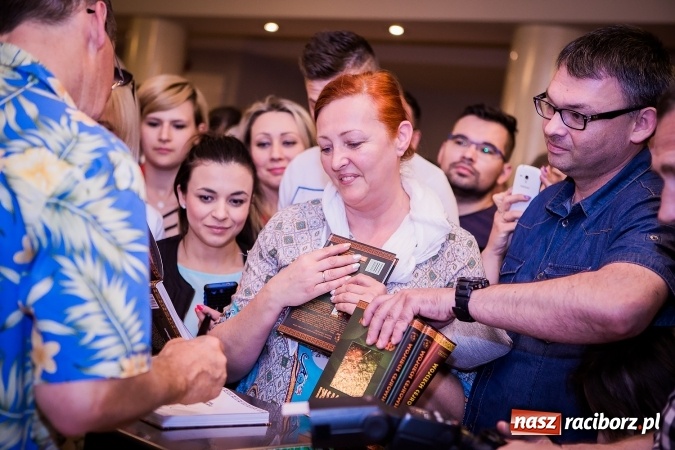 Zdjęcie w galerii na portalu naszraciborz.pl: Wojciech Cejrowski bawił w Raciborskim Centrum Kultury wiadomości z regionu