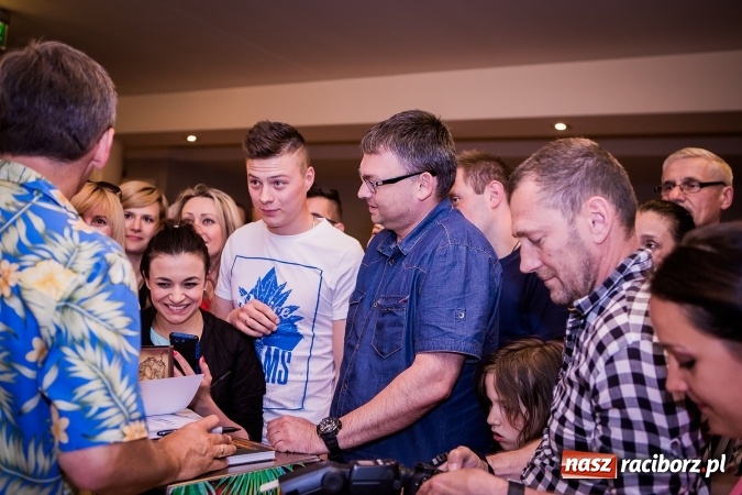 Zdjęcie w galerii na portalu naszraciborz.pl: Wojciech Cejrowski bawił w Raciborskim Centrum Kultury wiadomości z regionu