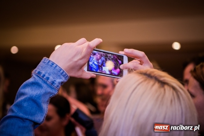 Zdjęcie w galerii na portalu naszraciborz.pl: Wojciech Cejrowski bawił w Raciborskim Centrum Kultury wiadomości z regionu