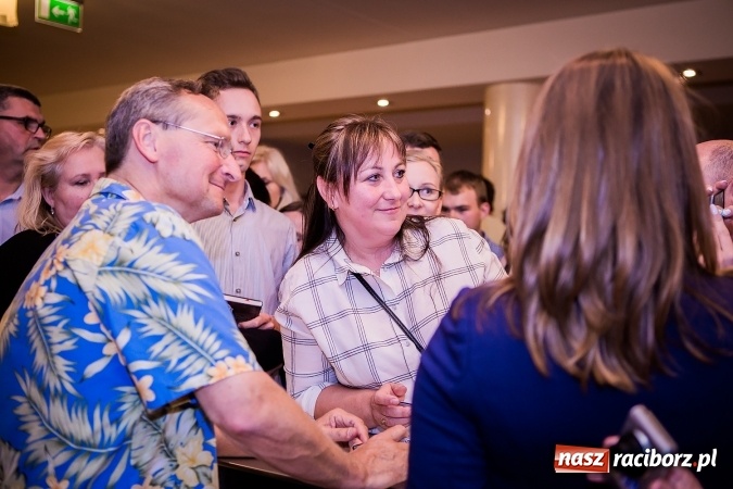 Zdjęcie w galerii na portalu naszraciborz.pl: Wojciech Cejrowski bawił w Raciborskim Centrum Kultury wiadomości z regionu