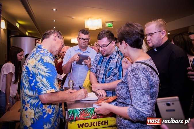 Zdjęcie w galerii na portalu naszraciborz.pl: Wojciech Cejrowski bawił w Raciborskim Centrum Kultury wiadomości z regionu