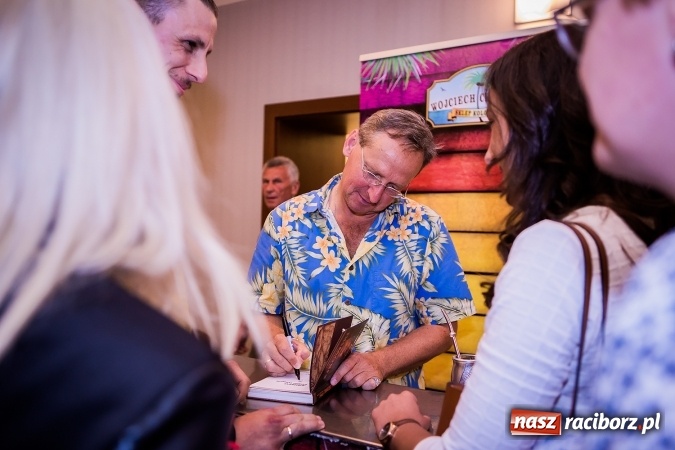 Zdjęcie w galerii na portalu naszraciborz.pl: Wojciech Cejrowski bawił w Raciborskim Centrum Kultury wiadomości z regionu