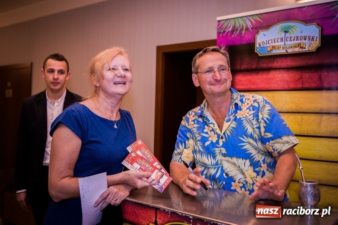 Zdjęcie w galerii na portalu naszraciborz.pl: Wojciech Cejrowski bawił w Raciborskim Centrum Kultury wiadomości z regionu