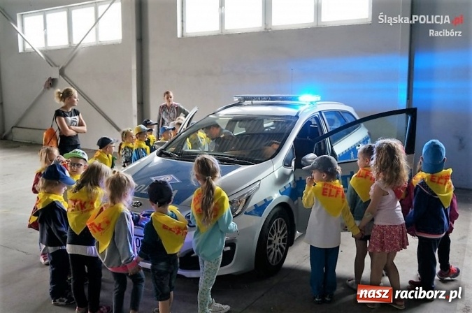 Zdjęcie w galerii na portalu naszraciborz.pl: Przedszkolaki z wizytą u raciborskich policjantów  wiadomości z regionu