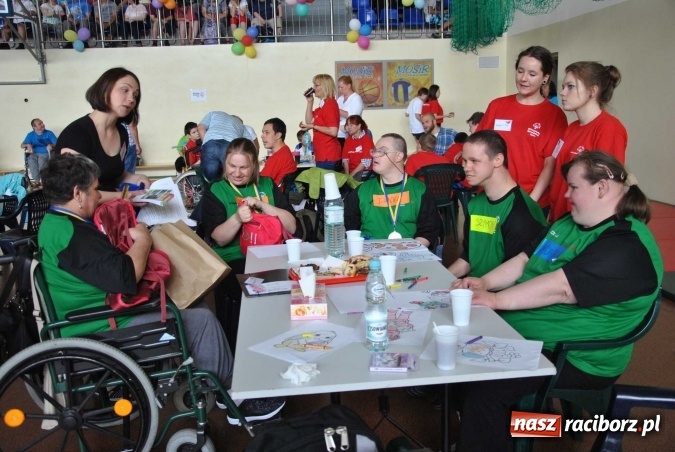 Zdjęcie w galerii na portalu naszraciborz.pl: XIX Śląski Dzień Treningowy Programu Aktywności Motorycznej Olimpiad Specjalnych z udziałem raciborskiego Huraganu wiadomości z regionu