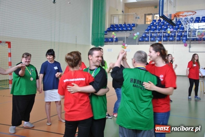Zdjęcie w galerii na portalu naszraciborz.pl: XIX Śląski Dzień Treningowy Programu Aktywności Motorycznej Olimpiad Specjalnych z udziałem raciborskiego Huraganu wiadomości z regionu
