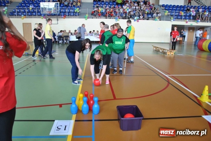 Zdjęcie w galerii na portalu naszraciborz.pl: XIX Śląski Dzień Treningowy Programu Aktywności Motorycznej Olimpiad Specjalnych z udziałem raciborskiego Huraganu wiadomości z regionu