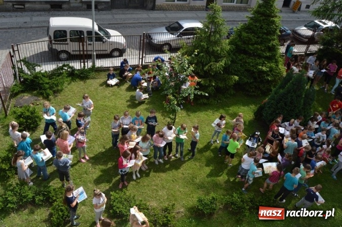 Zdjęcie w galerii na portalu naszraciborz.pl: Jak nie czytam, jak czytam - bronią się uczniowie SP 4  wiadomości z regionu